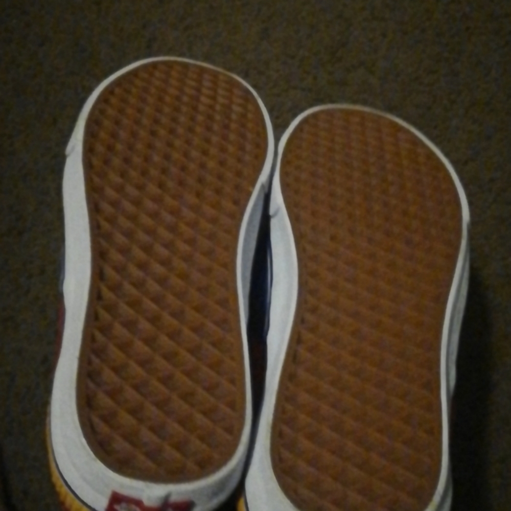Vans - Picture 3 of 4